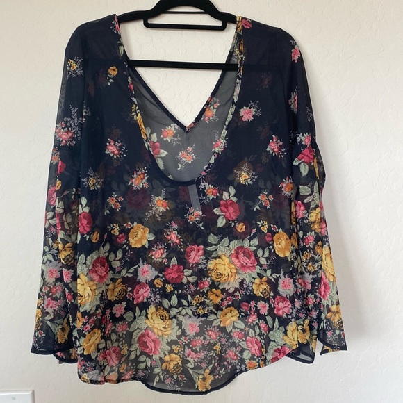 SEMI SHEER BLOUSE by Lovely Day - Picture 3 of 6